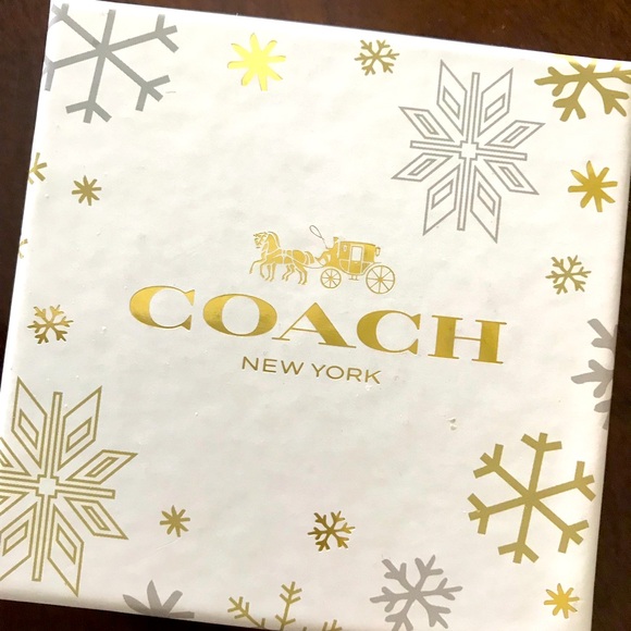 COACH “Lucky Key” Earrings~Set of 3 💗 - Picture 3 of 4